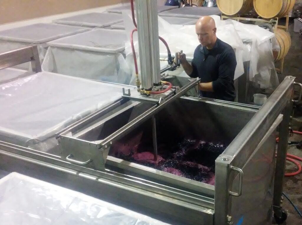Consulting Services for the wine industry: Bin Punch-Down System
